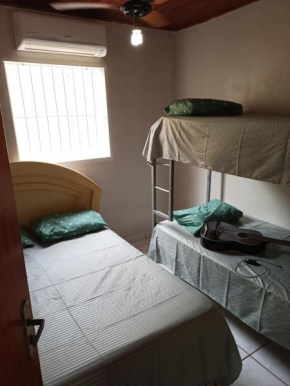 Casa simples confortável c Ar-cond p 6 Pessoas